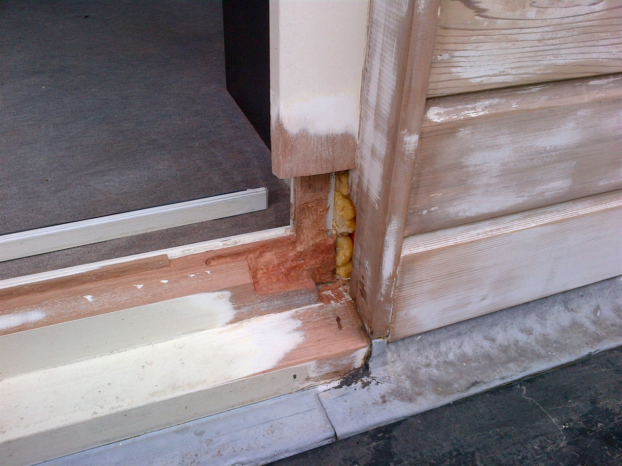 Het rotte hout weggefreesd.