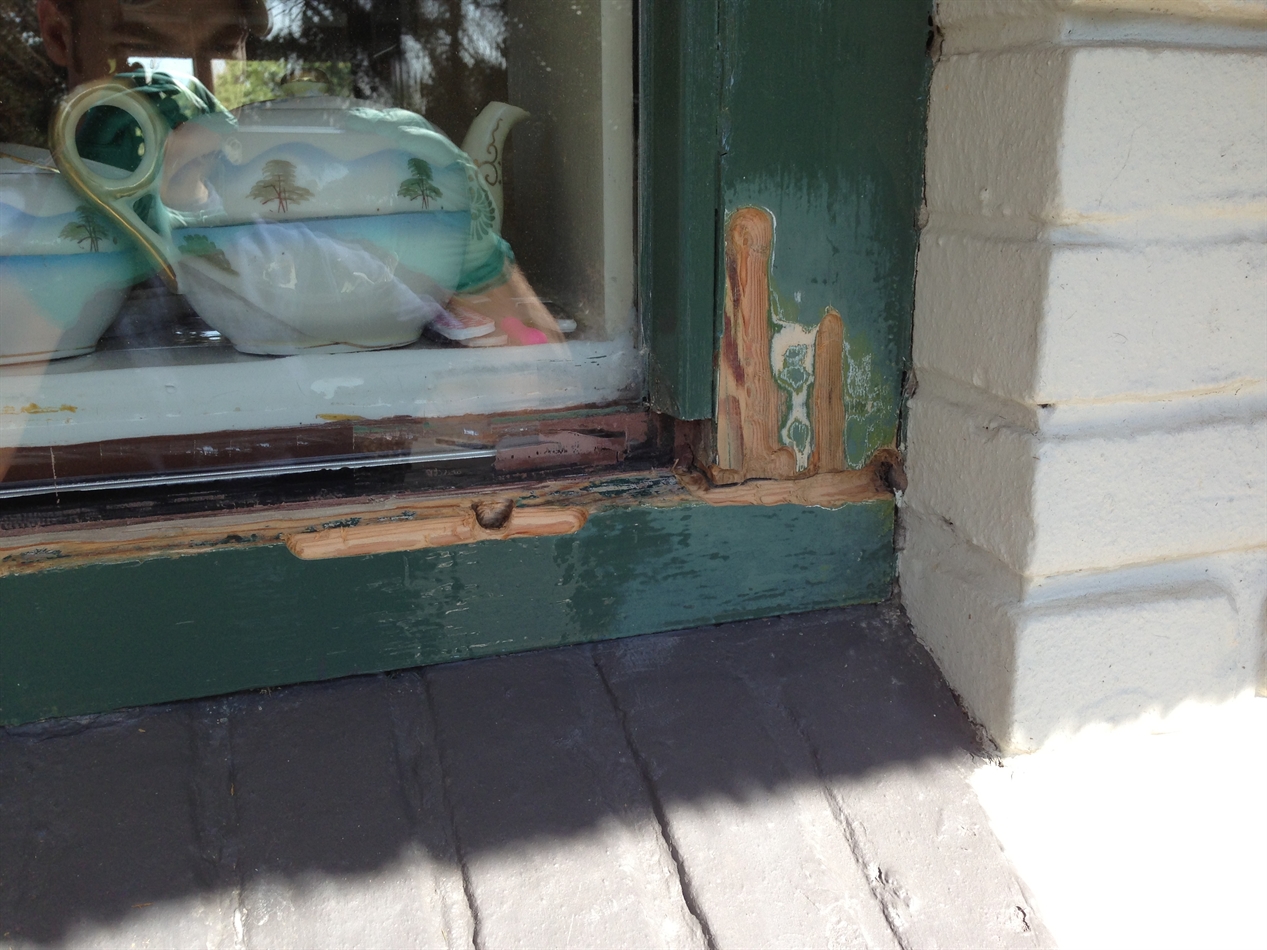 Nog meer aangetast hout. Opengehaald met de bolkop frees.